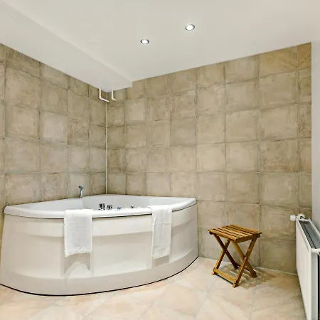 Parkhotel 호텔 로그스토